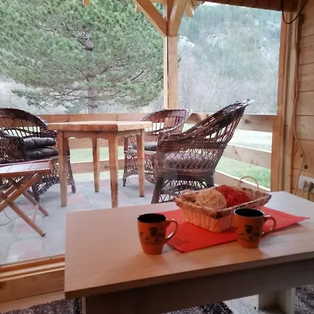 Seosko Domacintsvo Kod Cvela 크랄레보