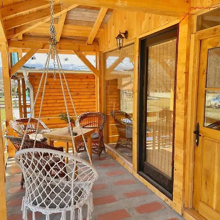 아파트 Seosko Domacintsvo Kod Cvela