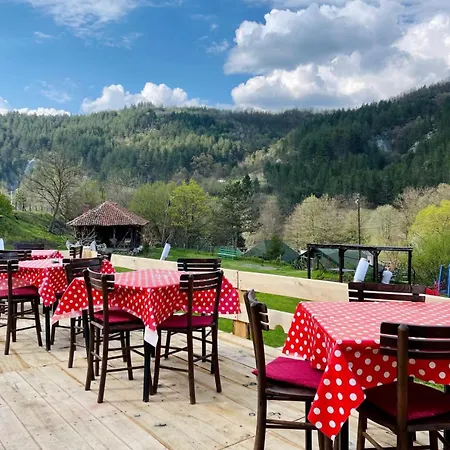 아파트 Seosko Domacintsvo Kod Cvela 크랄레보